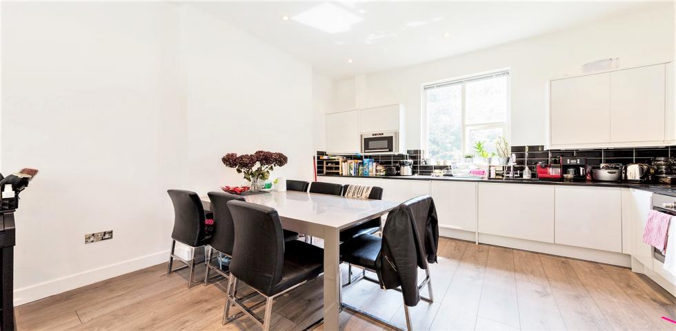 			UNDER OFFER , 2 Bedroom, 1 bath, 1 reception Flat			 Cavendish Road, KILBURN